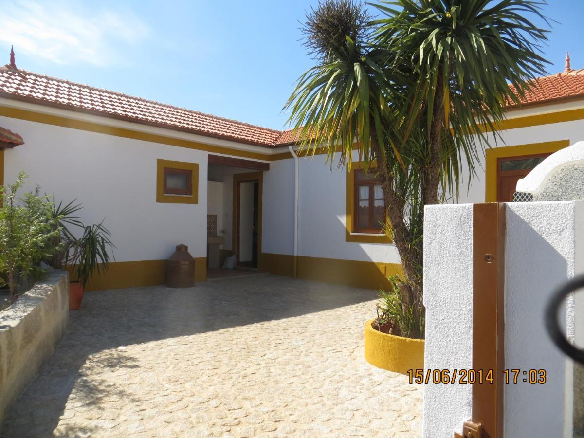 Casa da Avó, campo praia a 2 kms do mar Espinho  Exterior foto