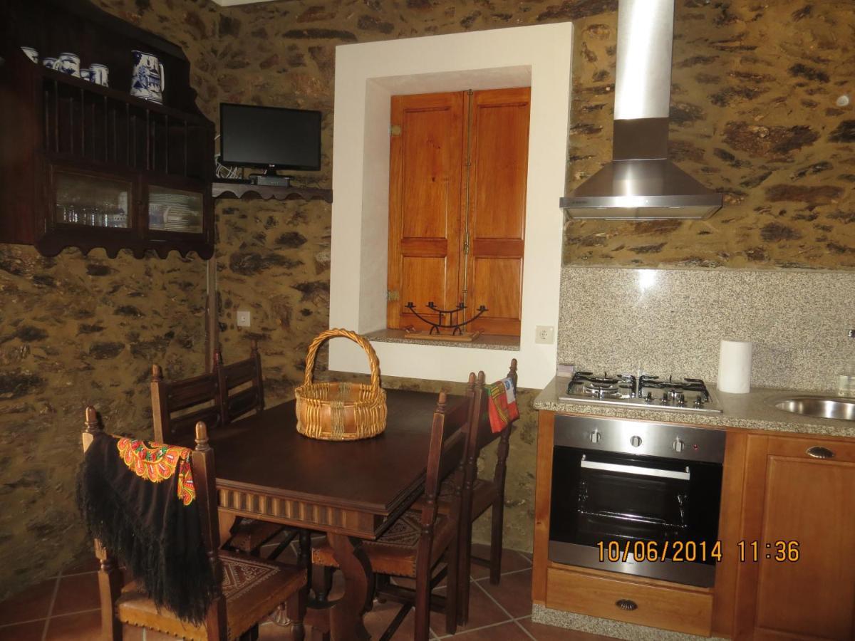 Casa da Avó, campo praia a 2 kms do mar Espinho  Exterior foto